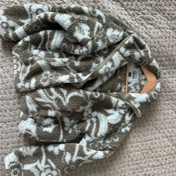 Floral Fleece Jacket - Picture 5 of 6